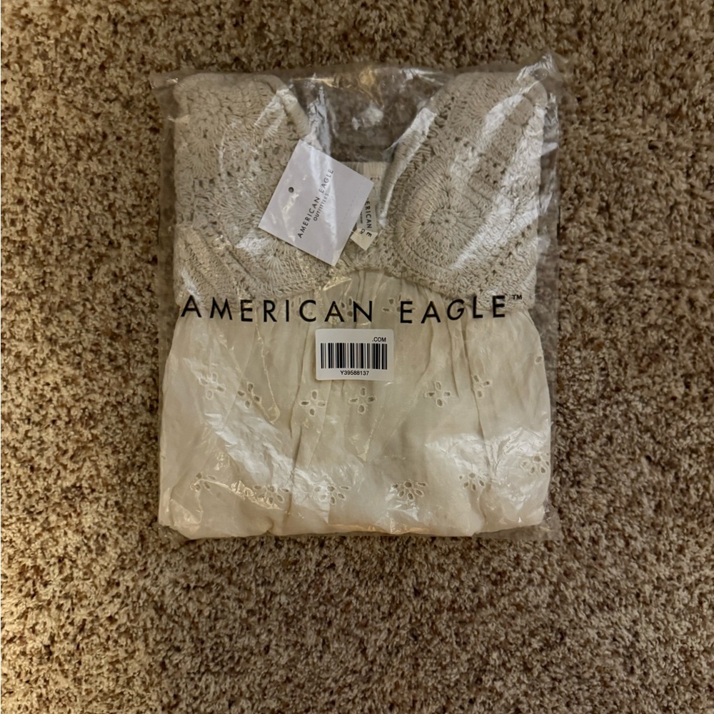 American Eagle Crochet Eyelit Cami! Size Small! - Picture 6 of 6
